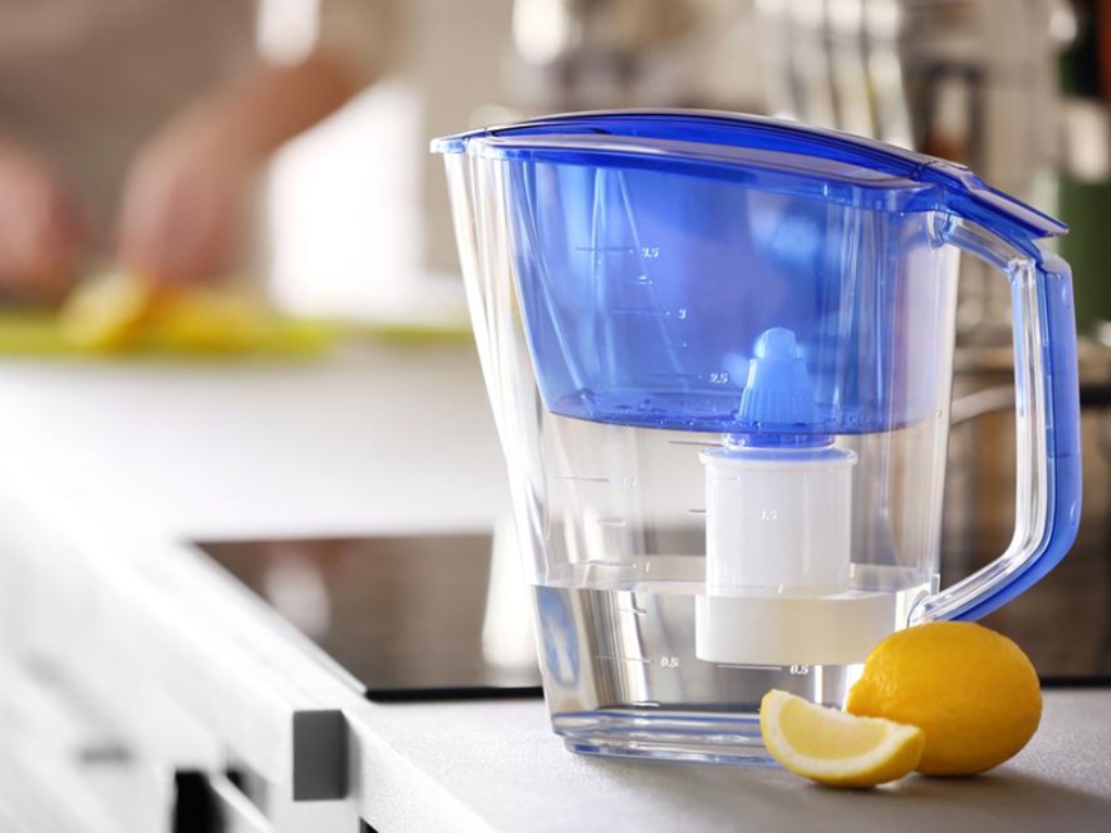 filter jug ​​on the table