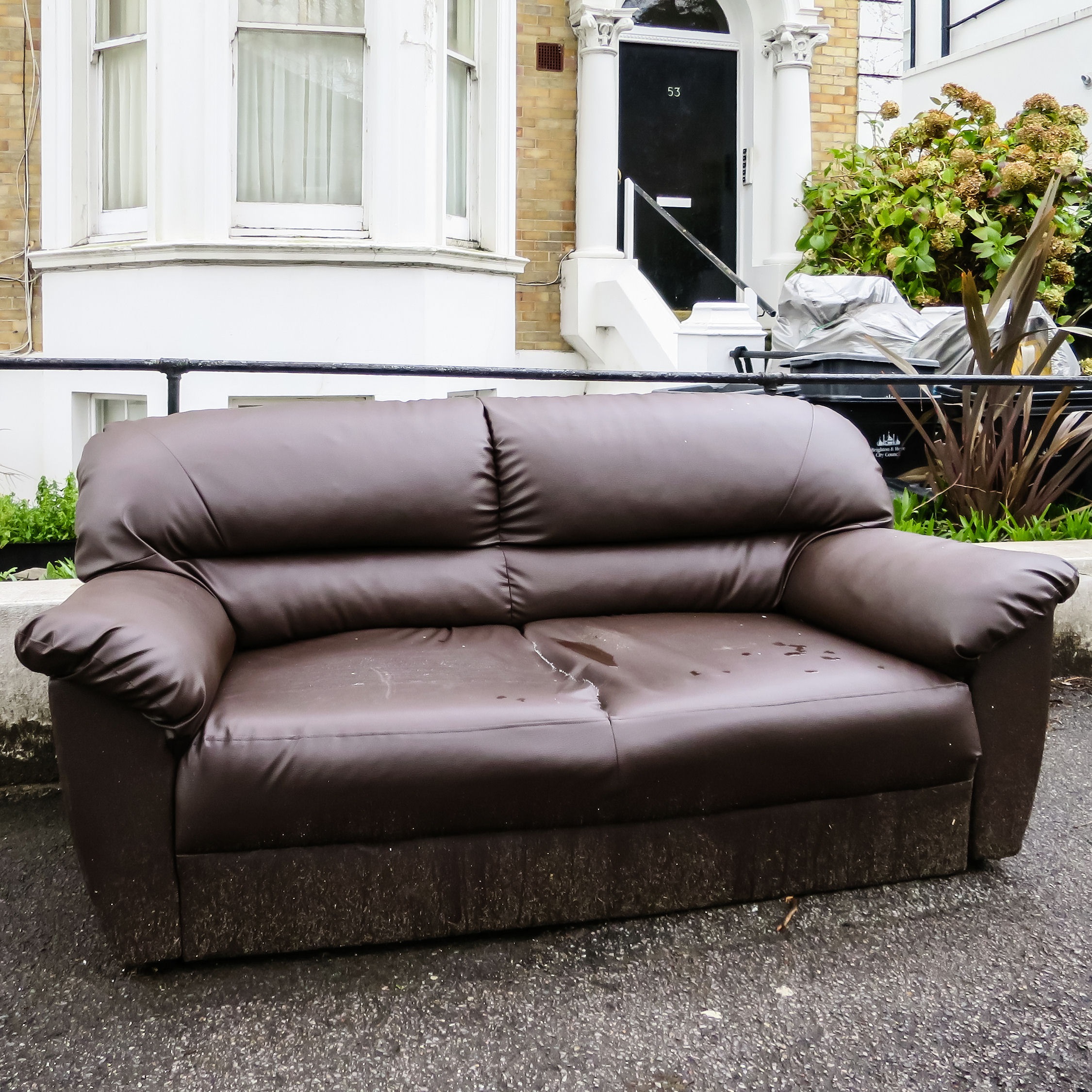 how to clean a leather sofa