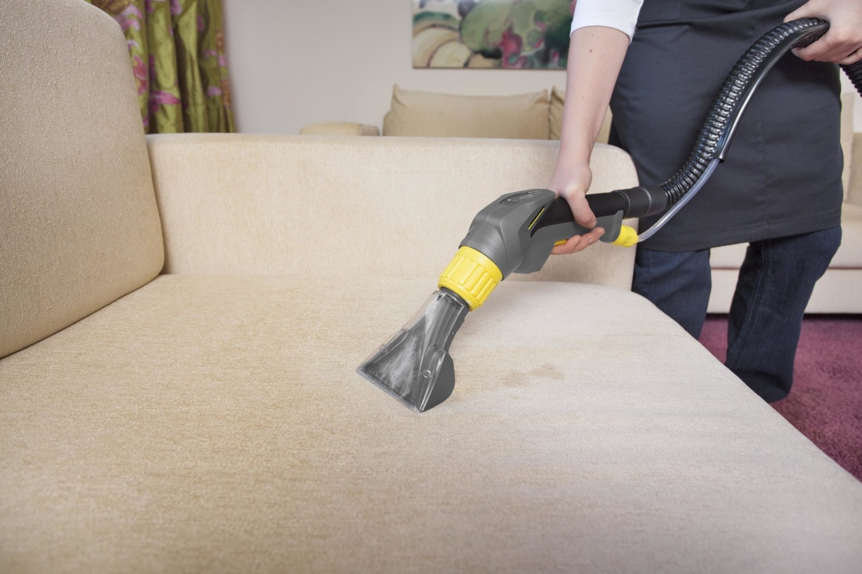 how to clean a sofa with a vacuum cleaner