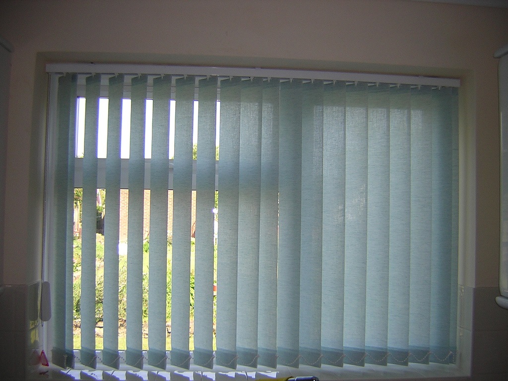 blinds control lighting