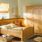 solid pine bed decor options