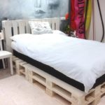 pallet bed white with pillow