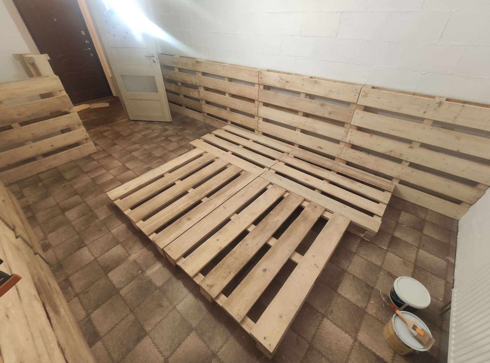 pallet bed without cracks