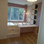 podium bed with arch