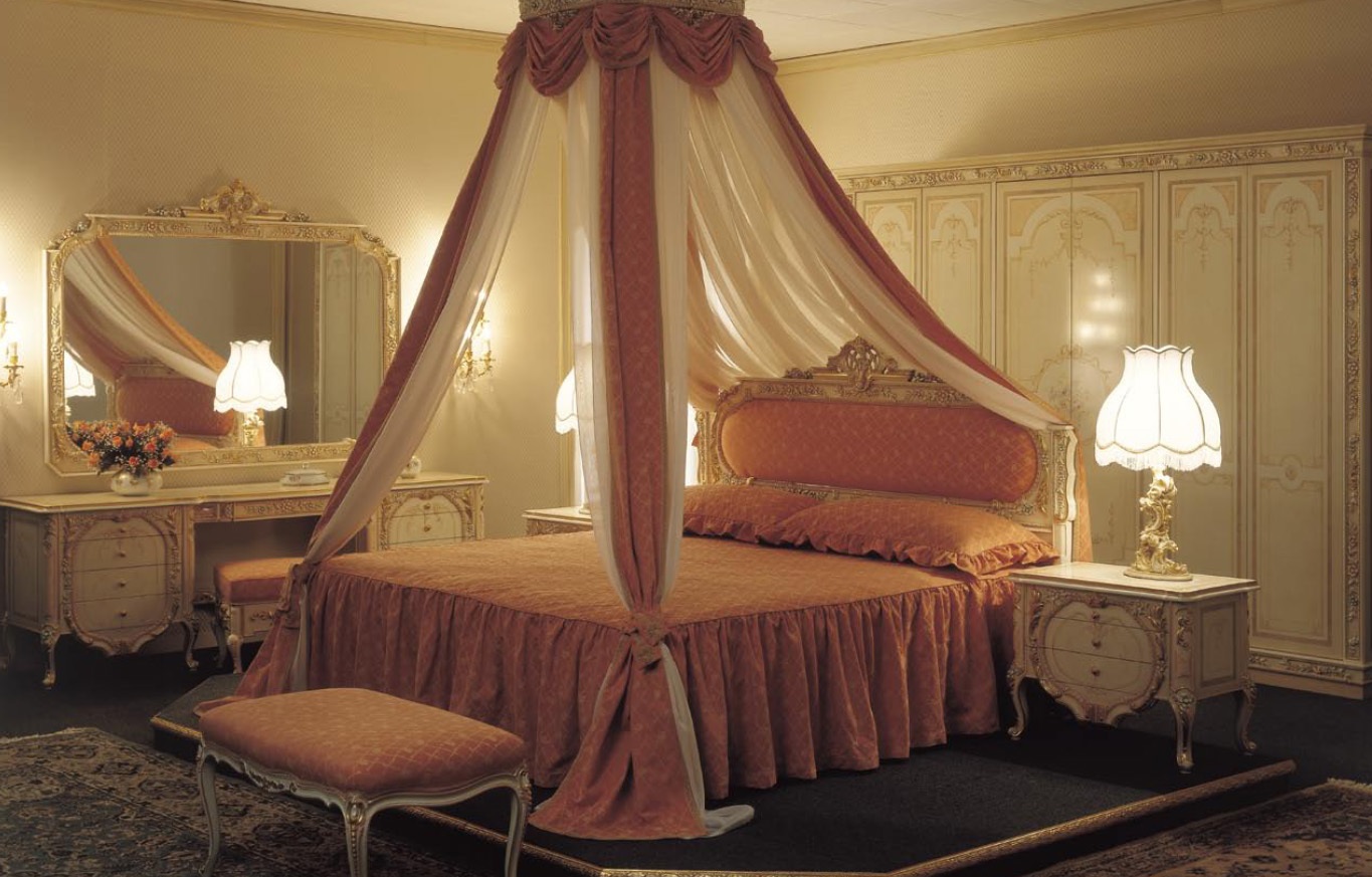 tapestry canopy bed