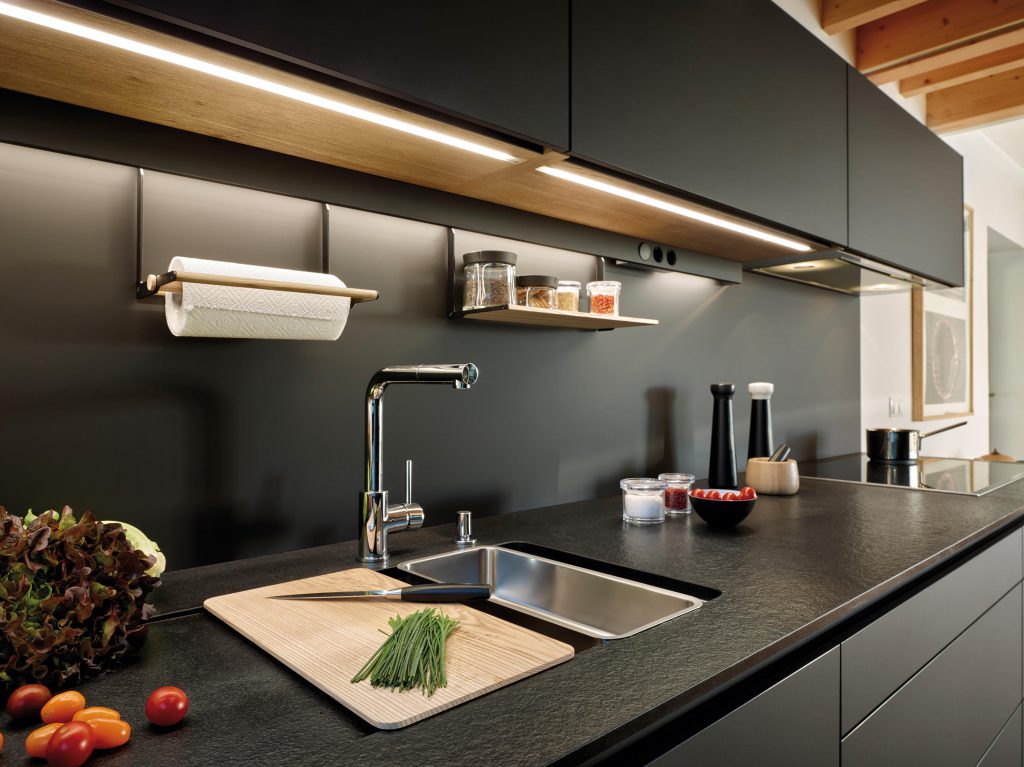 cabinets above the countertop