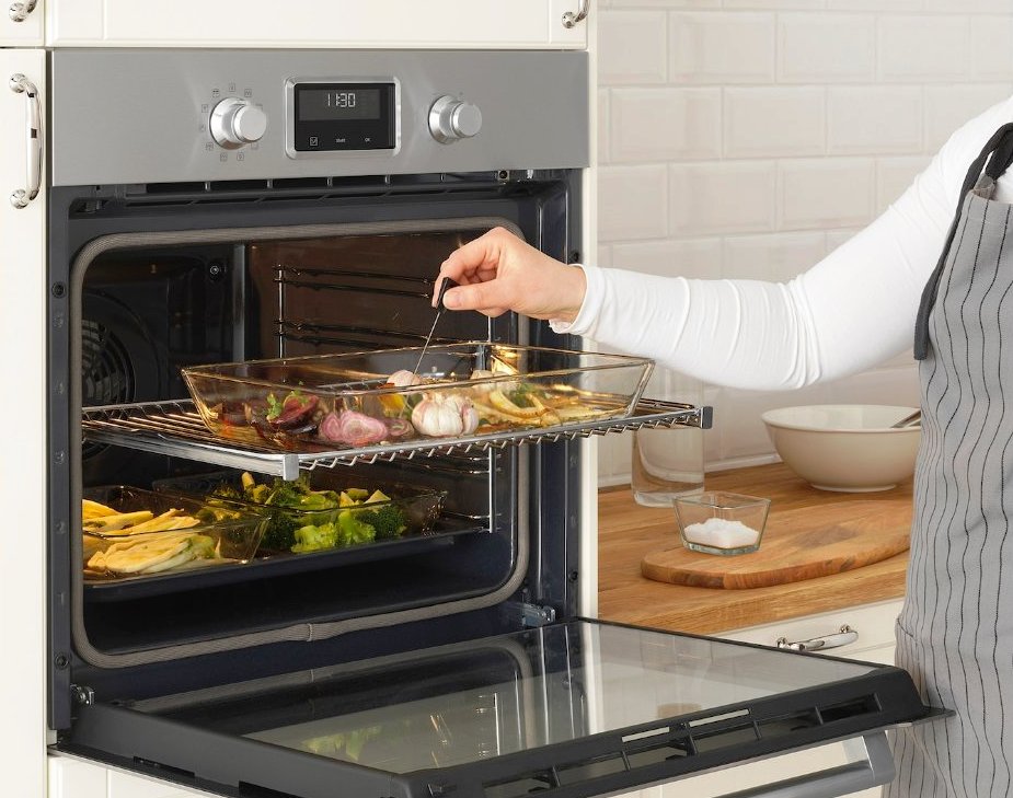 steam cleaning the oven