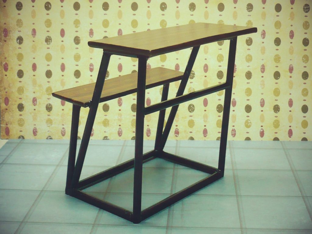 The desk can be made