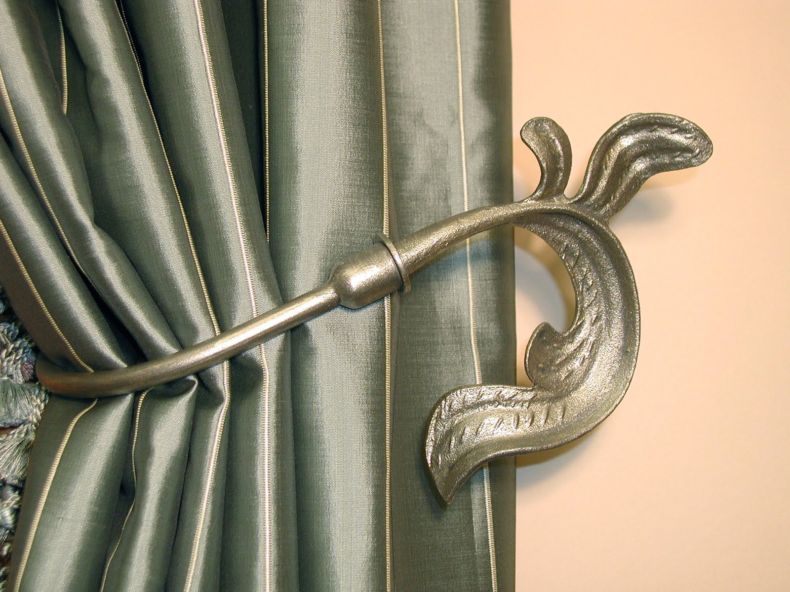 metal curtain hooks