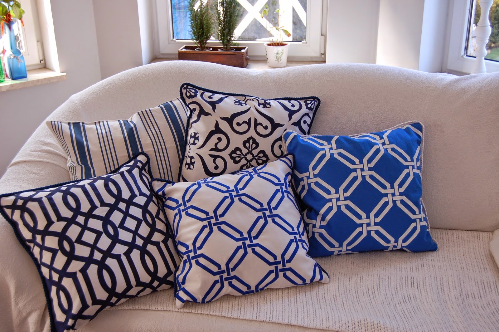 decorative sofa cushions