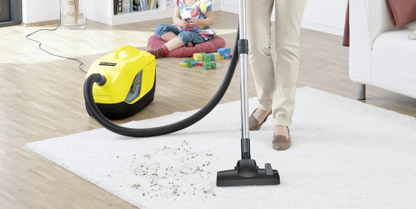 vacuum cleaner with aquafilter at home