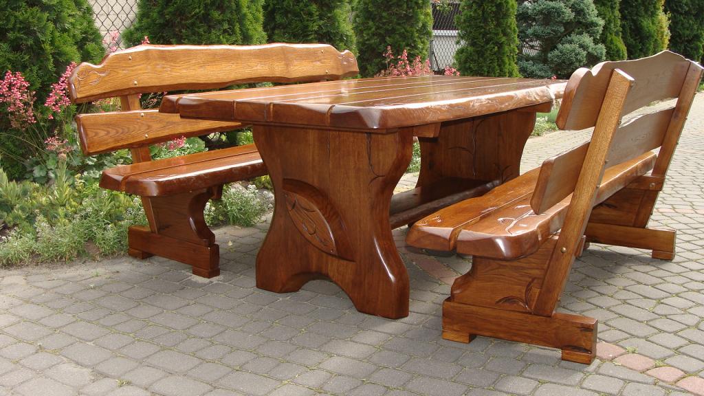 garden furniture made of oak