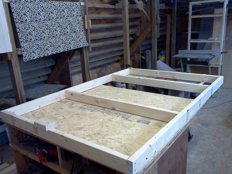 podium bed making