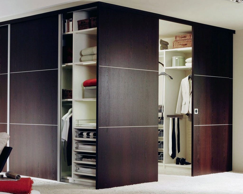 walk-through wardrobe