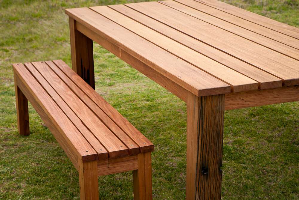 garden table and bench