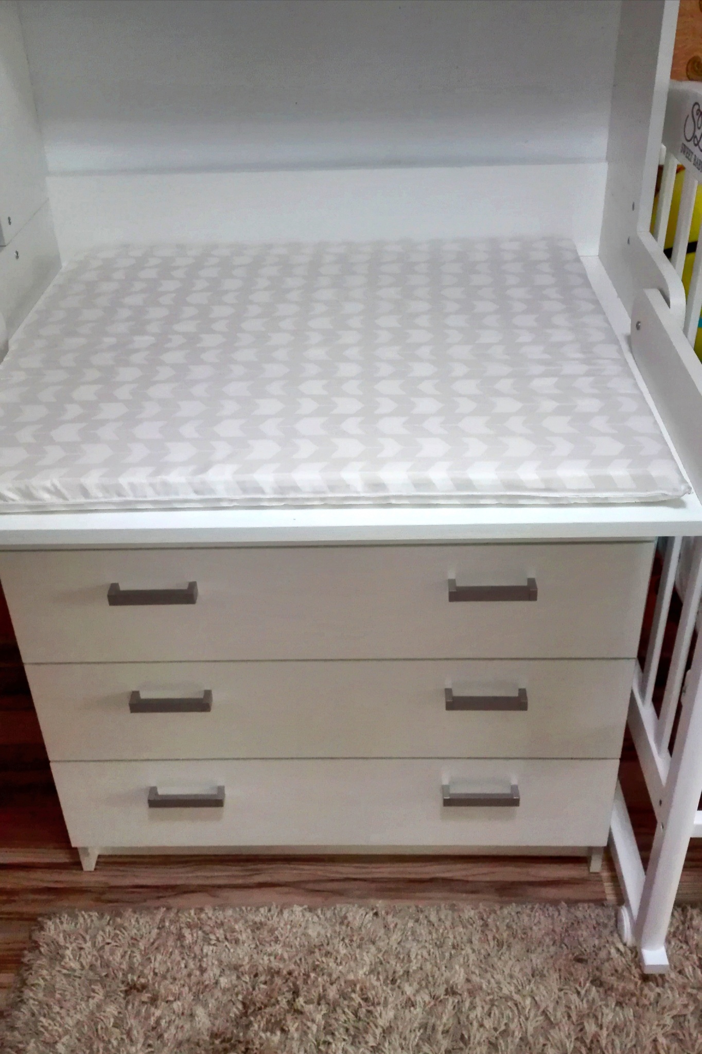 Changing chest of drawers