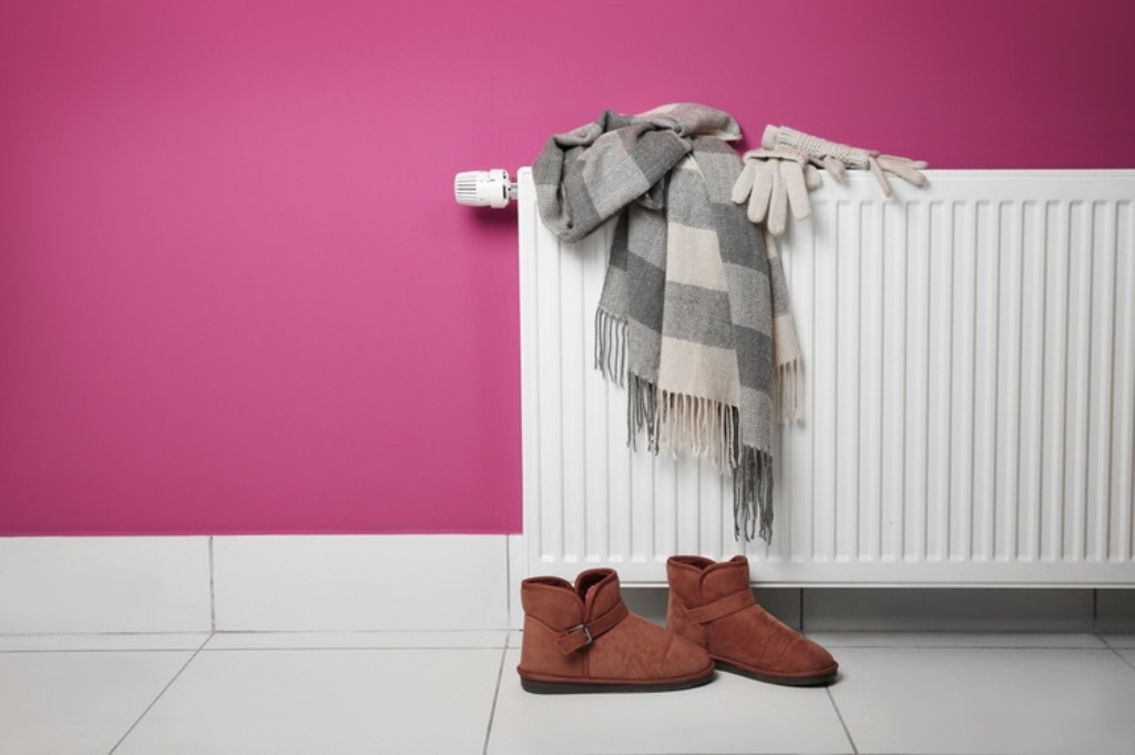 how to dry clothes on a battery photo