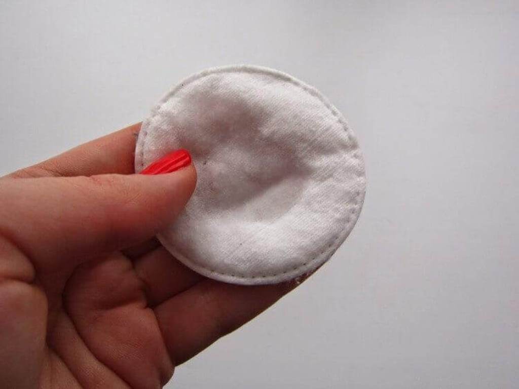 cotton pad with vinegar