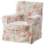 housse de chaise dans une grande fleur