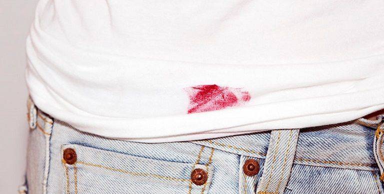 how to remove lipstick from white clothes