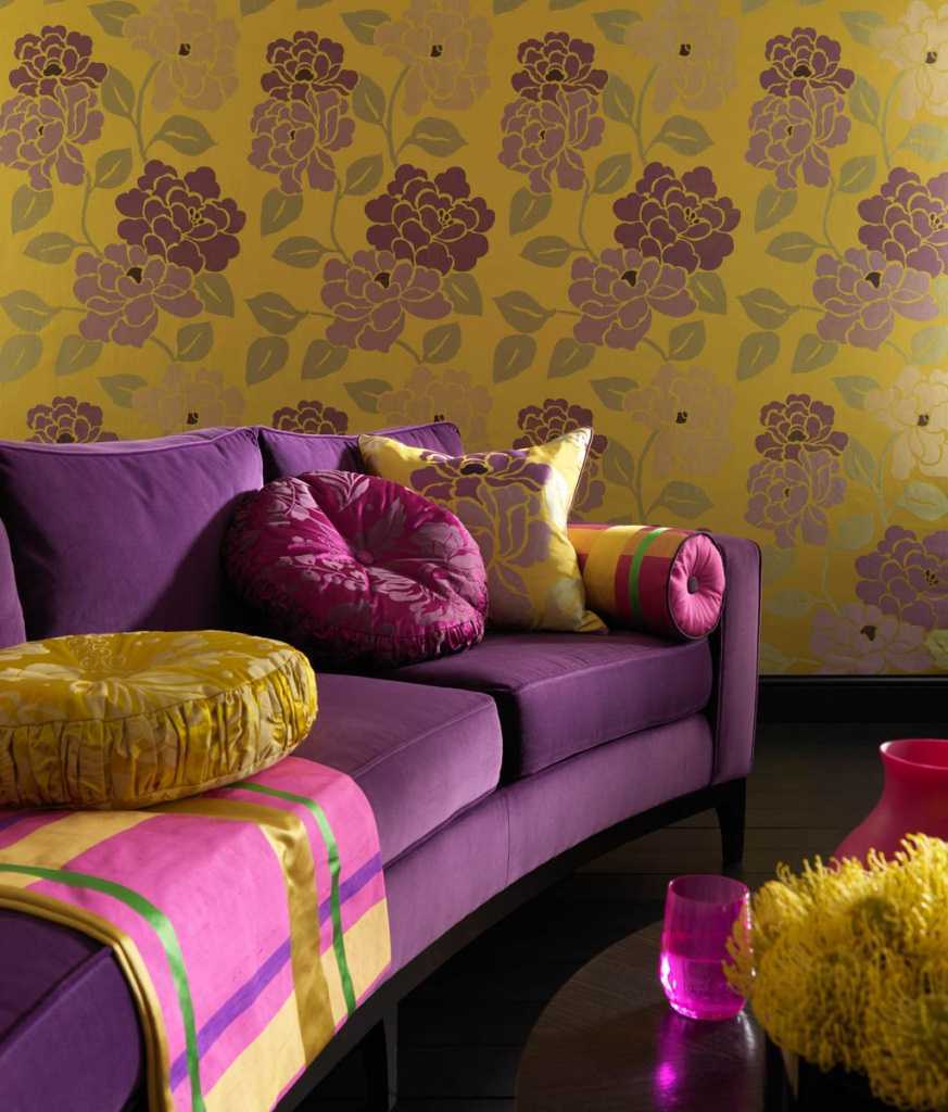 Purple sofa in the interior