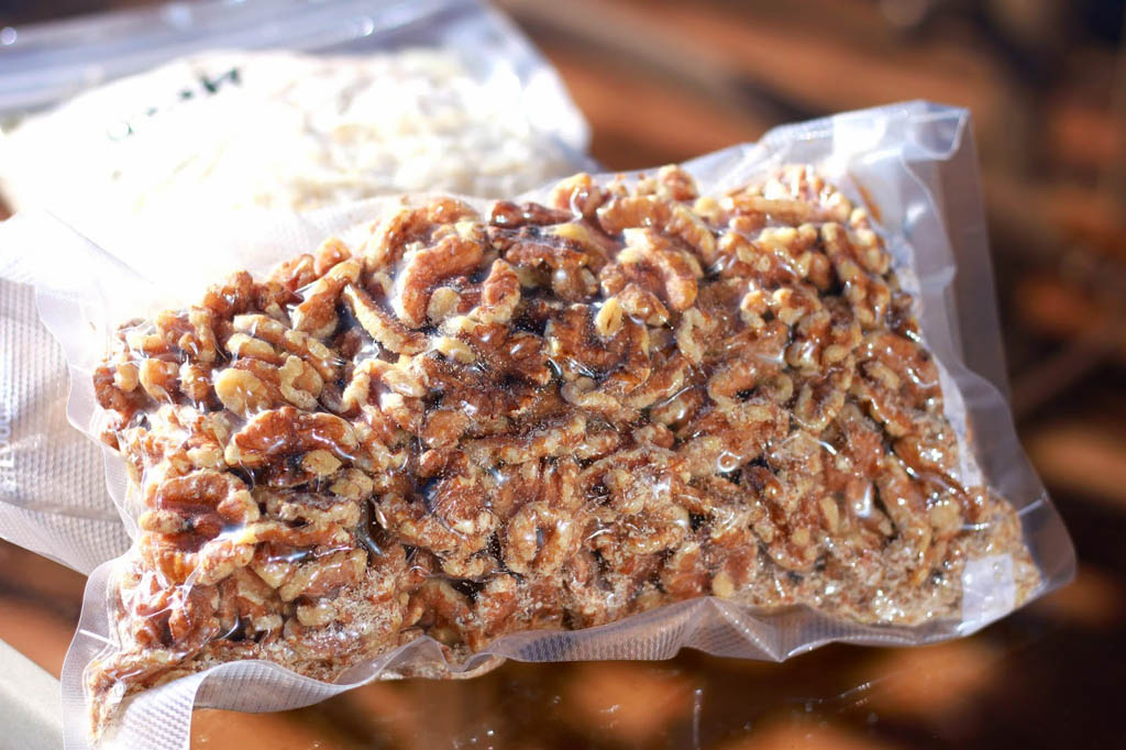 storing walnuts in a vacuum