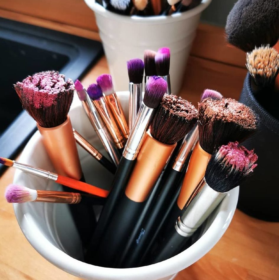 dirty makeup brushes