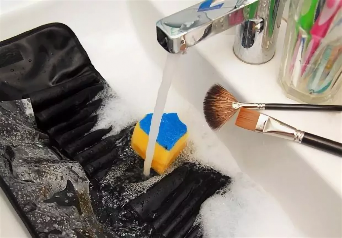 deep cleaning of brushes