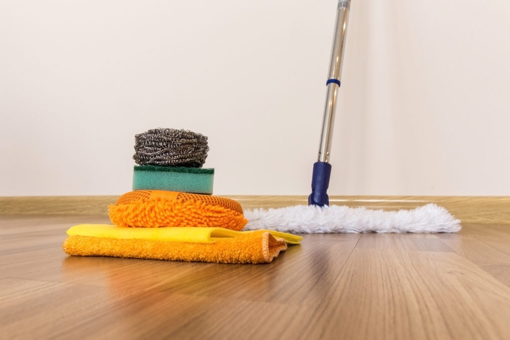 how to wash laminate