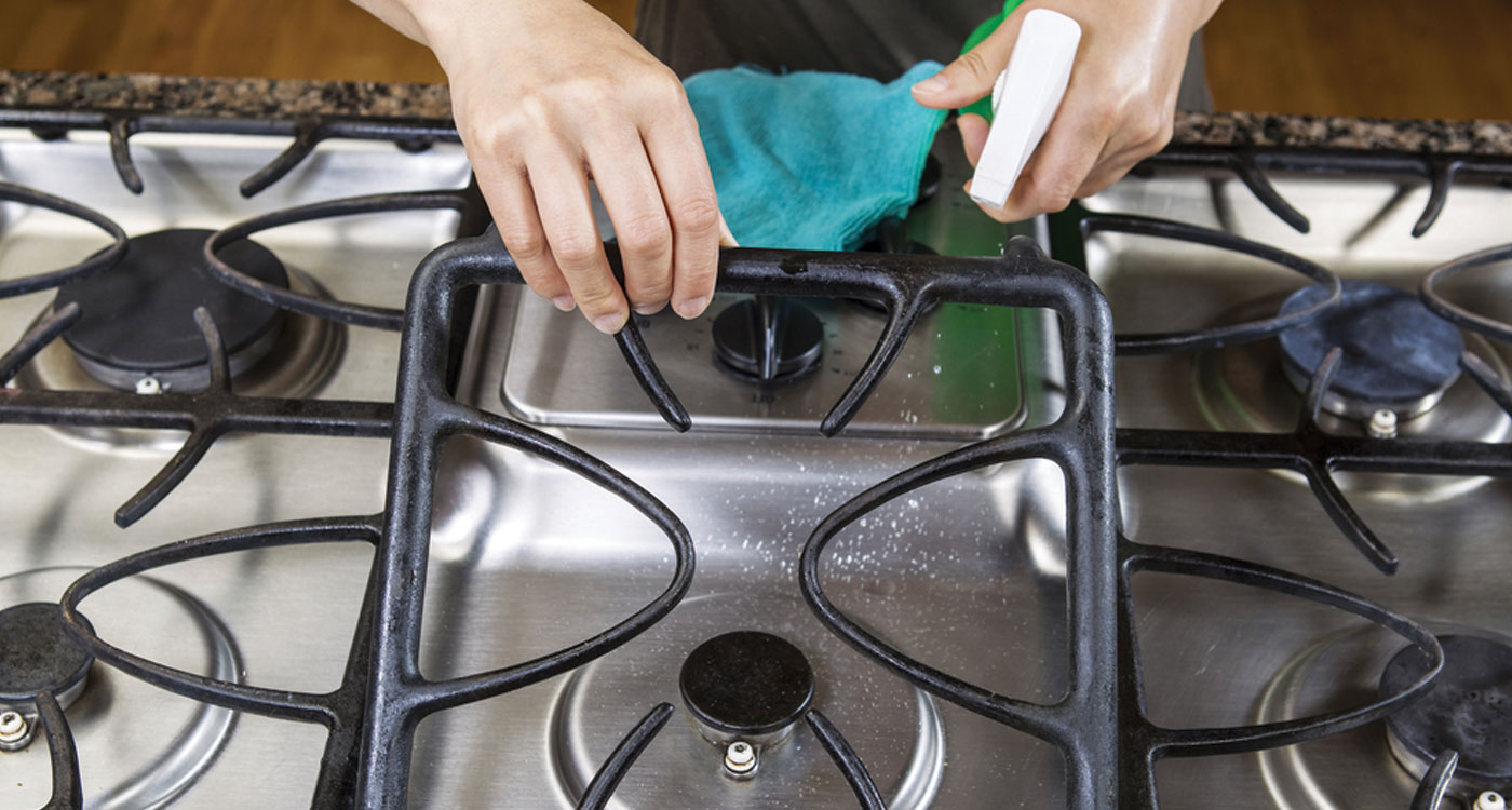 maintenance of the grill of the stove