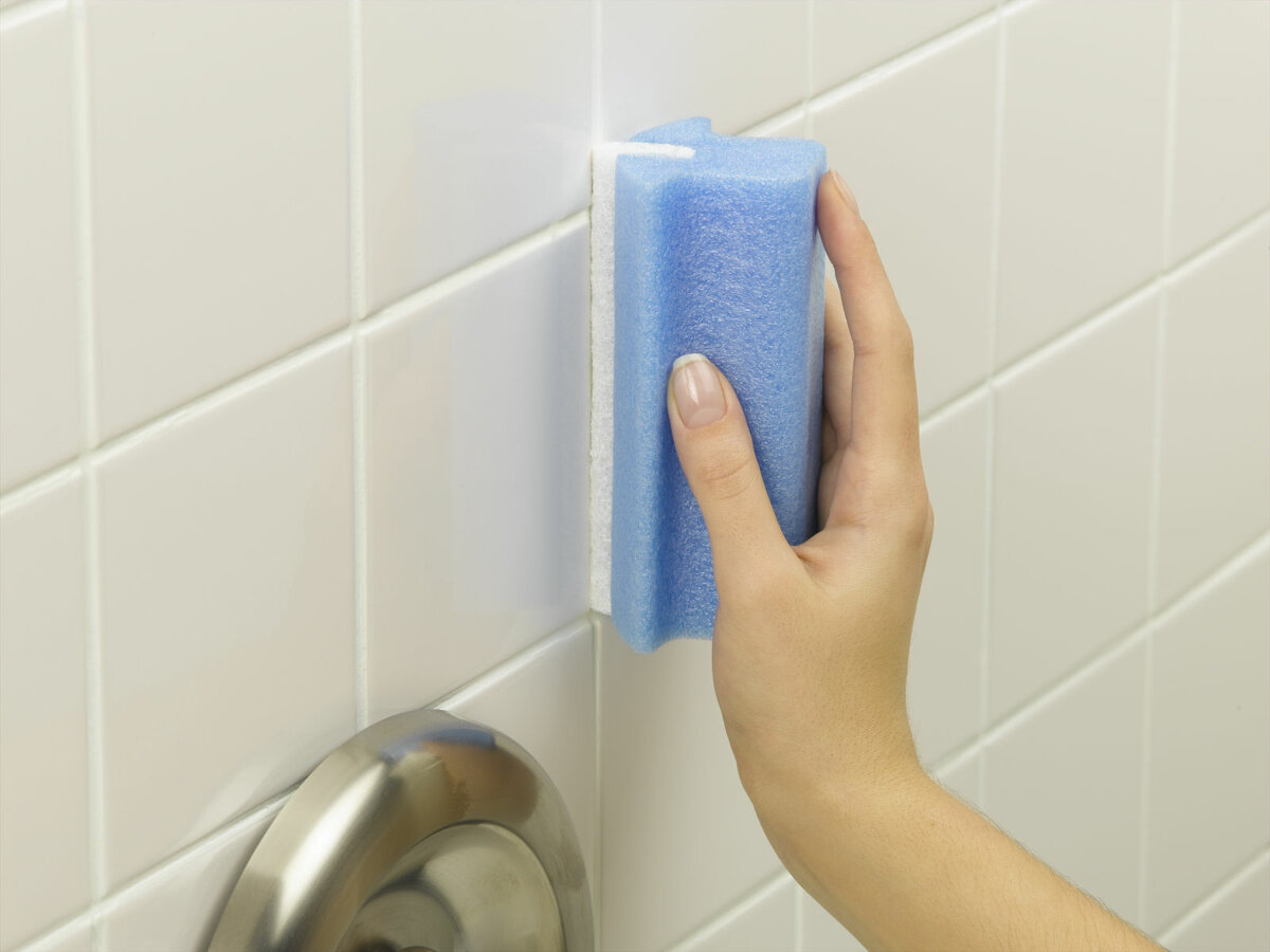 fighting mold in the bathroom