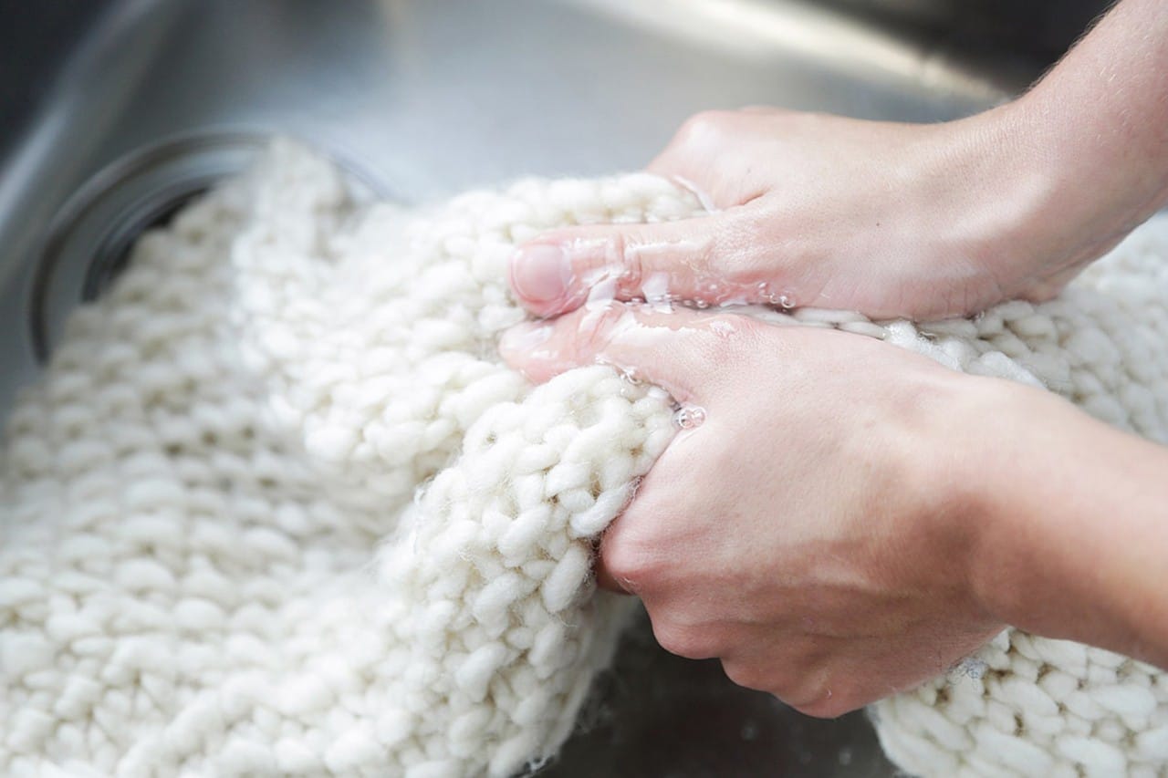 washing woolen clothes