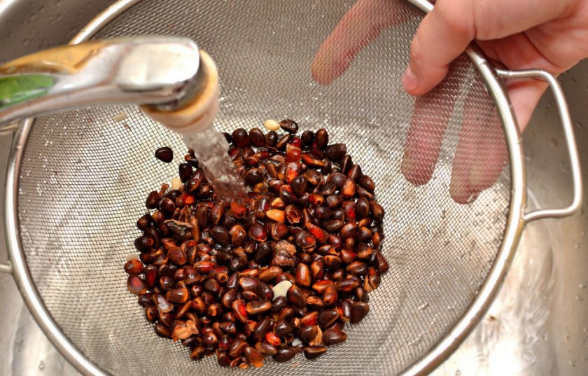 how to soak pine nuts