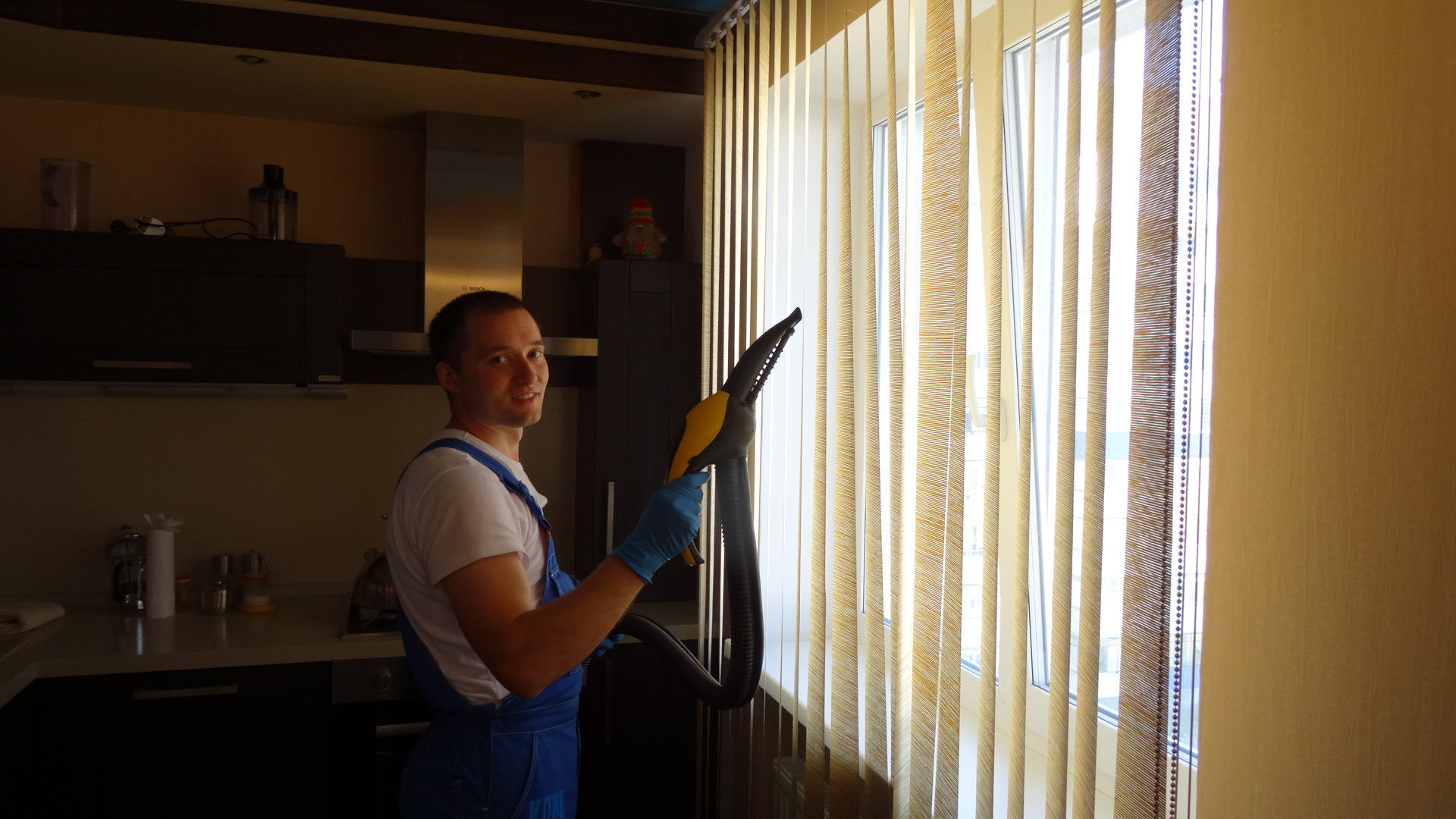 cleaning fabric blinds