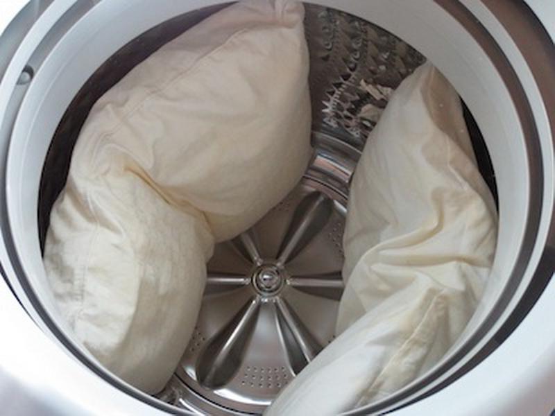 how to wash a pillow made of synthetic filler