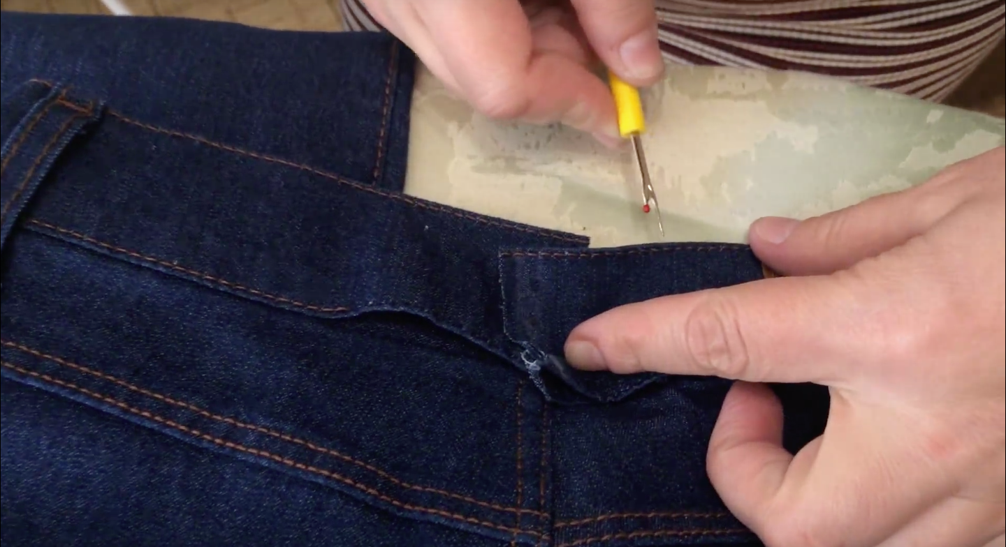 coutures de jeans dans la ceinture