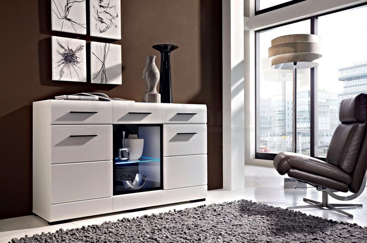 chest of drawers in the interior photo