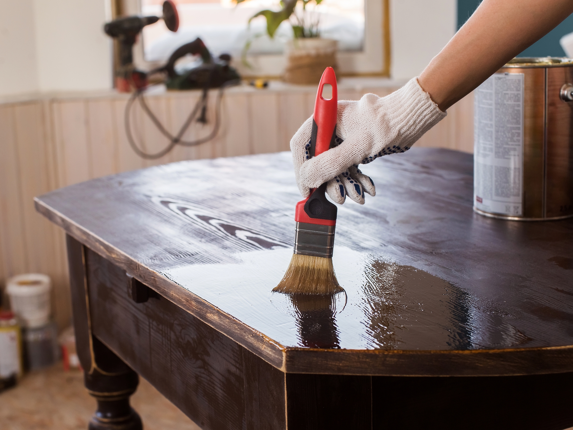 varnishes for furniture