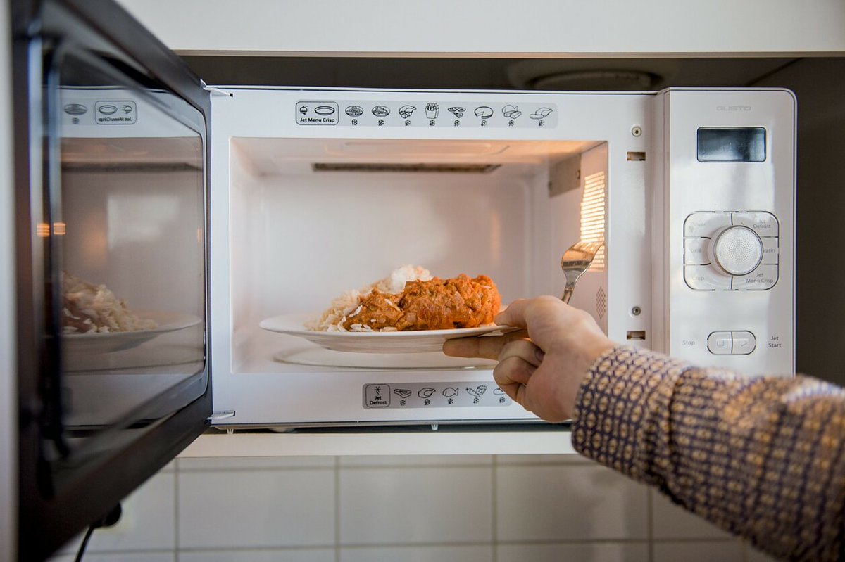 micro-ondes à l'intérieur