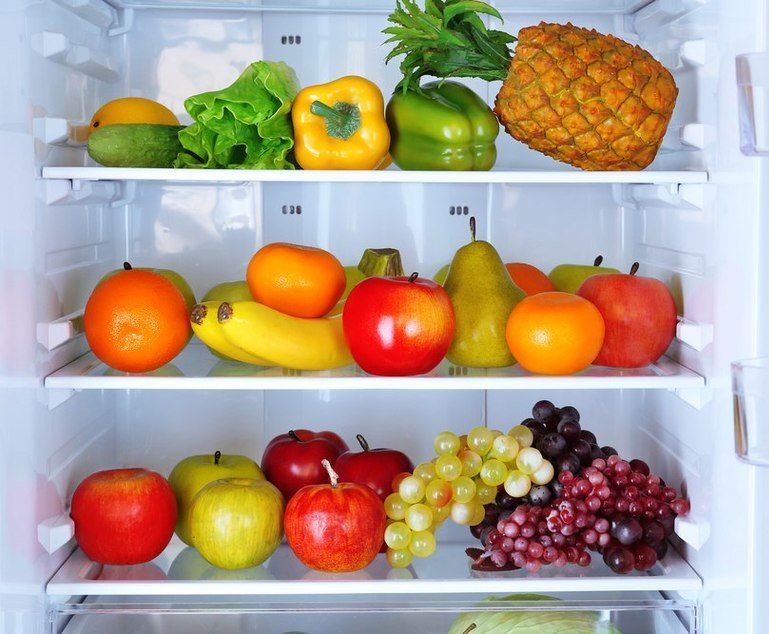 plums and pears in the refrigerator