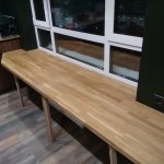 table-top sill with legs