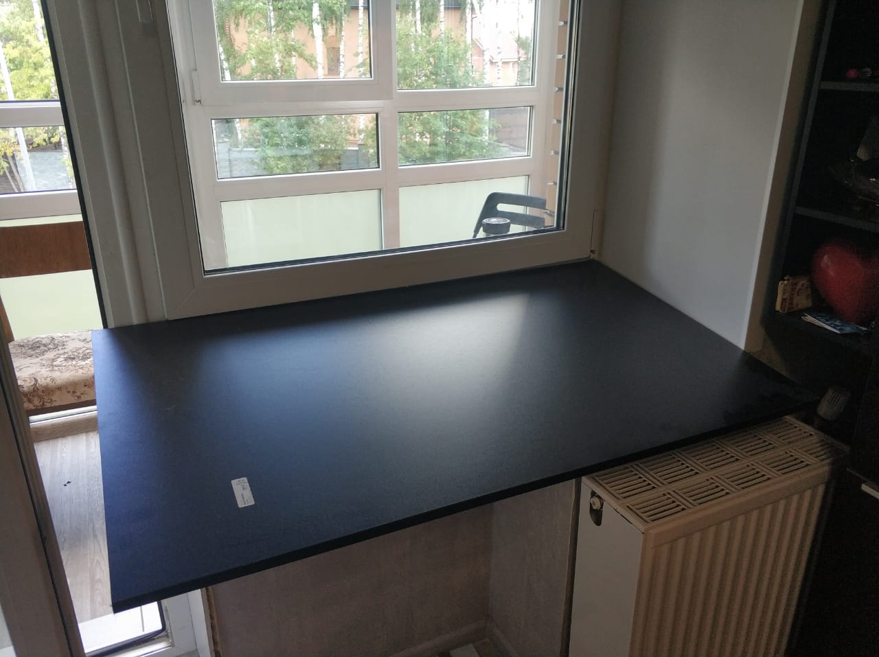 plateau de table d'appui de fenêtre carré noir