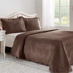 linge de lit marron