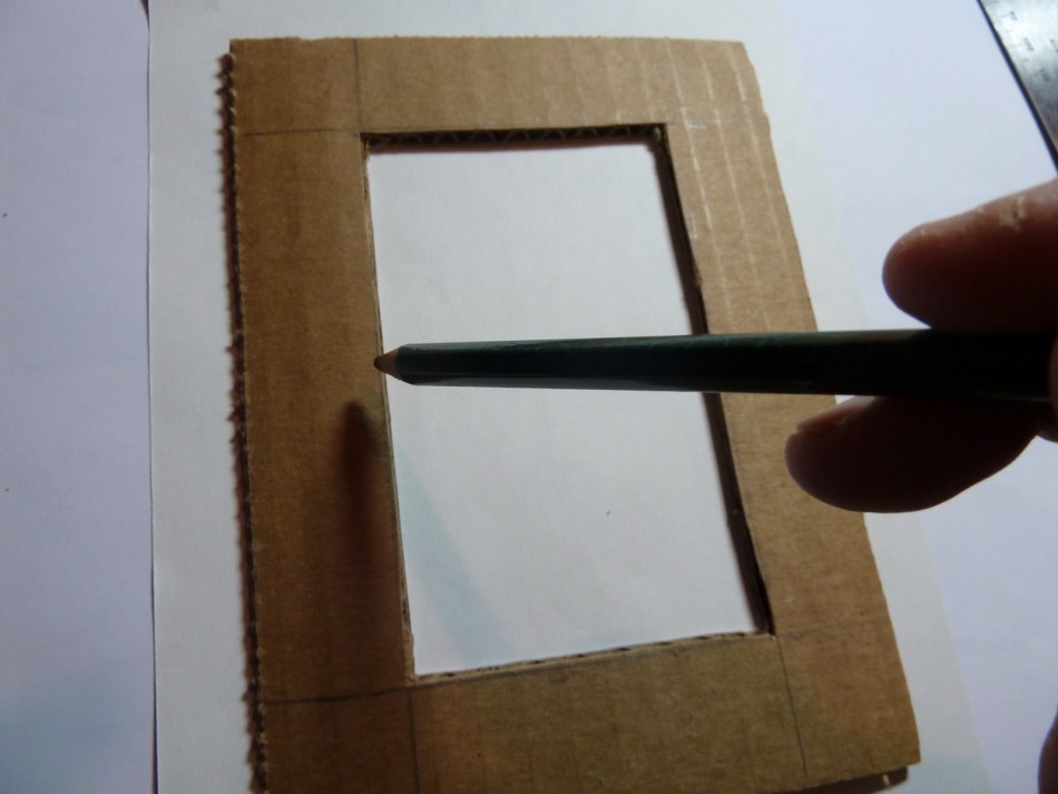 how to make a cardboard frame