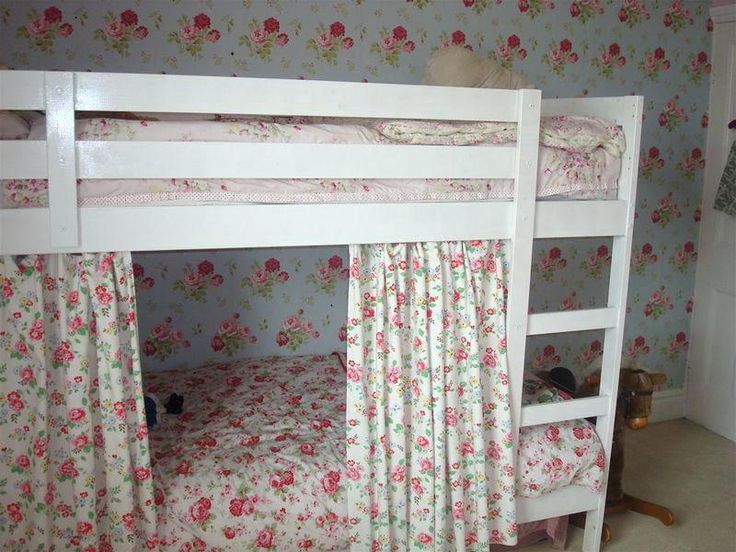 bunk bed with curtain