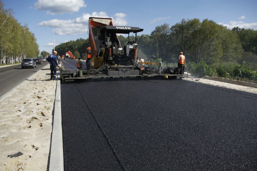 repair on the highway with bitumen