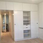 armoire autour des options de porte