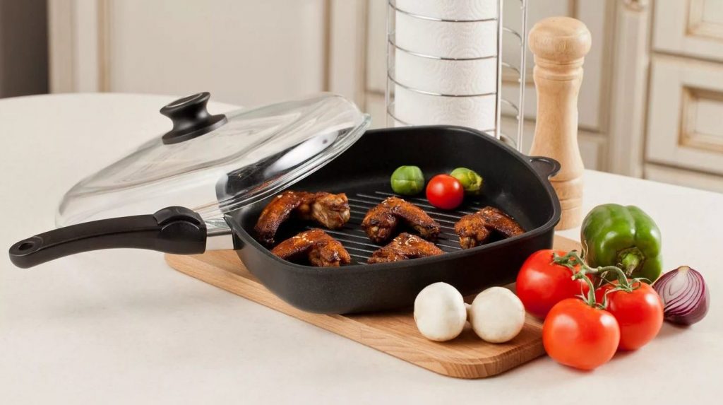 frying pan with lid