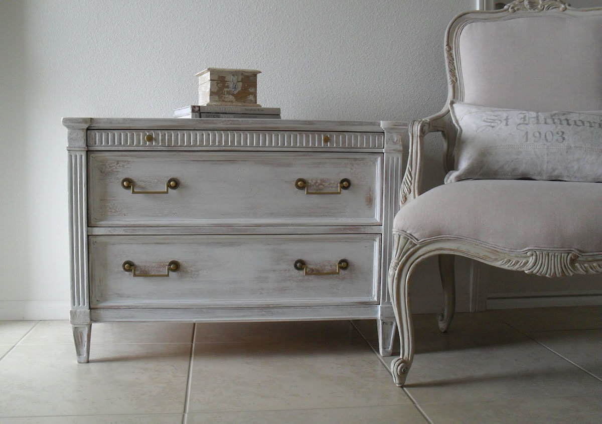 aged chest of drawers