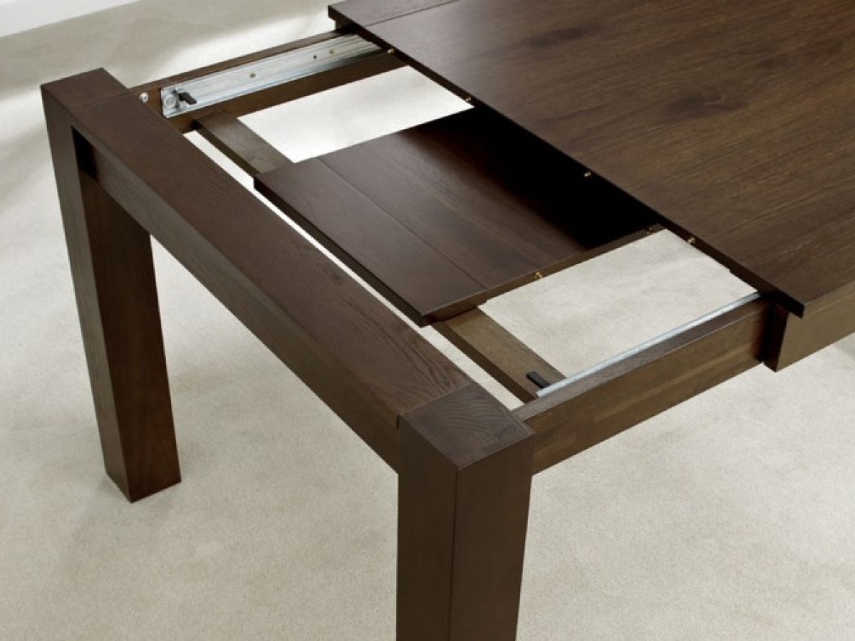 Rectangular folding table